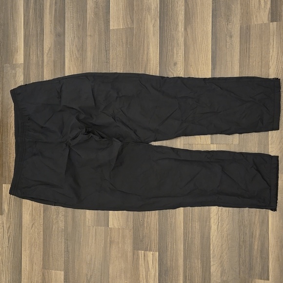 Nike Lined Windbreaker Pants Womans Size Medium 8 to 10 Black - Picture 2 of 13